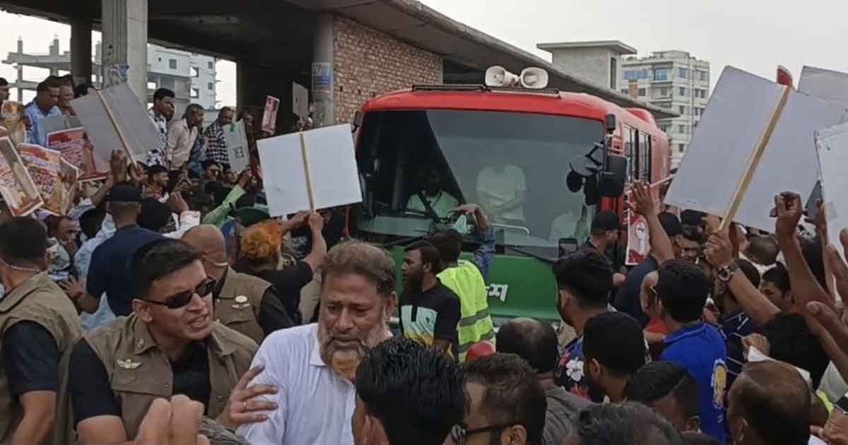 প্রধানমন্ত্রীর গাড়িবহর থামিয়ে বিএনপি নেতার মুক্তি দাবি