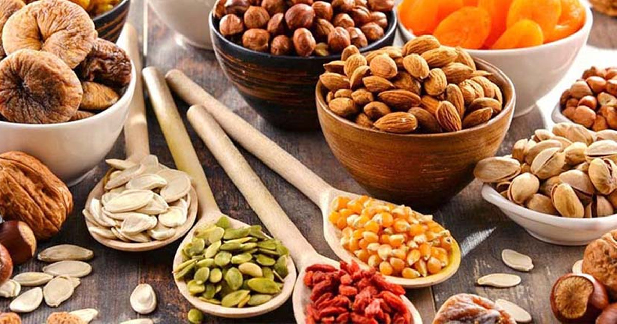 গরমে সুস্থ থাকতে সকালে যেসব বীজ খাওয়া উচিত