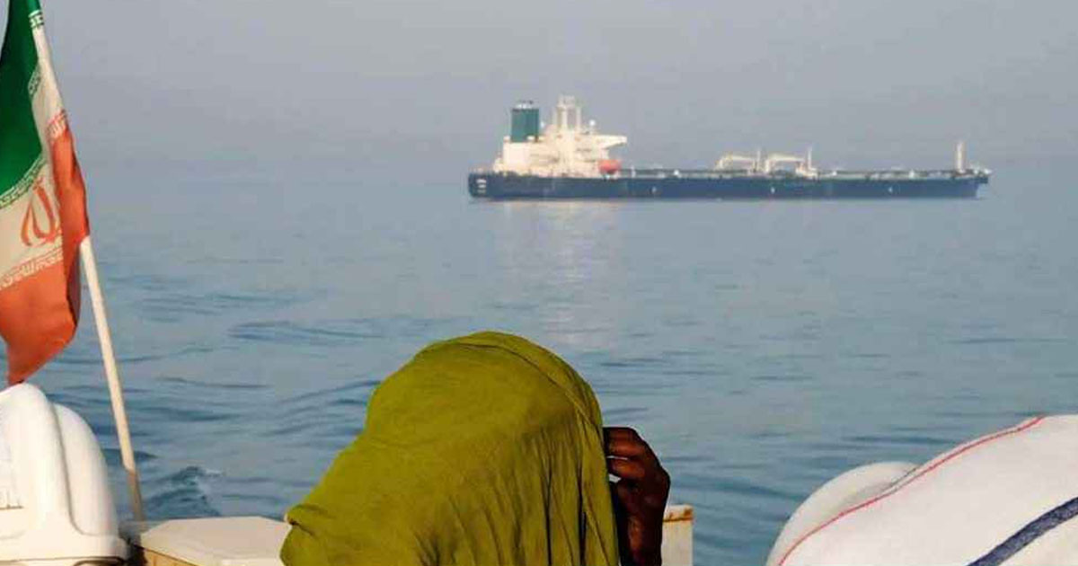 মার্কিন অবরোধকে ‘বৃদ্ধাঙ্গুলি’ দেখিয়ে হরমুজ পার হলো ইরানি সুপারট্যাঙ্কার
