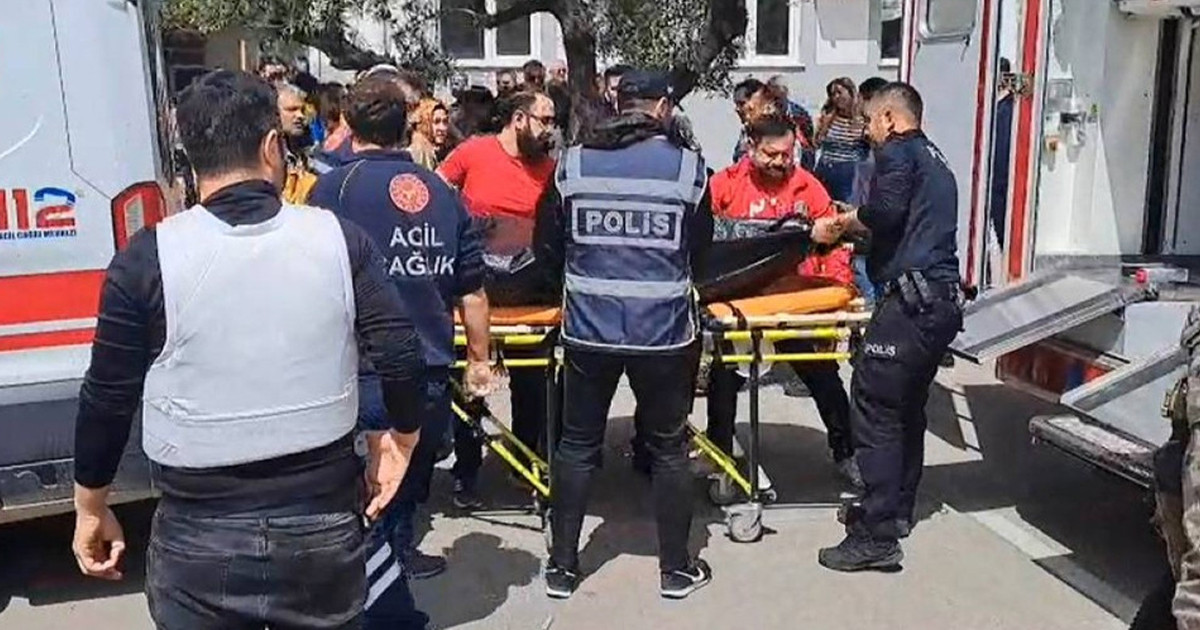 বাবার অস্ত্রে আত্মঘাতী শিক্ষার্থীর হামলায় নিহত ৪ আহত ২০