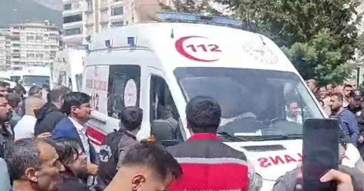 বাবার অস্ত্র নিয়ে স্কুলে এলোপাতাড়ি গুলি, শিক্ষকসহ নিহত ৯