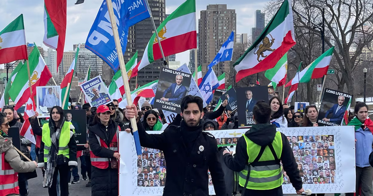 বোমা মেরে ইরানের পরমাণু আকাঙ্ক্ষা স্তব্ধ করা যাবে না