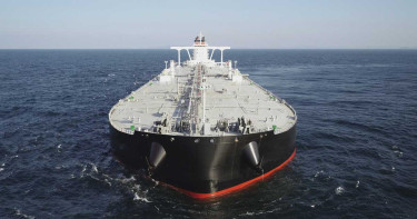 দুই ধরনের জ্বালানি নিয়ে চট্টগ্রাম বন্দরে তিনটি বিশাল জাহাজ