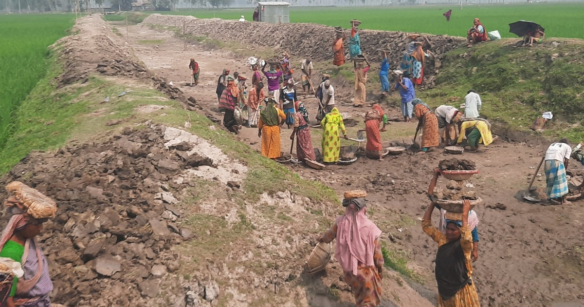 দুর্নীতির এক স্বর্গরাজ্য : প্রকল্প বাস্তবায়ন ও জেলা ত্রাণ অফিস
