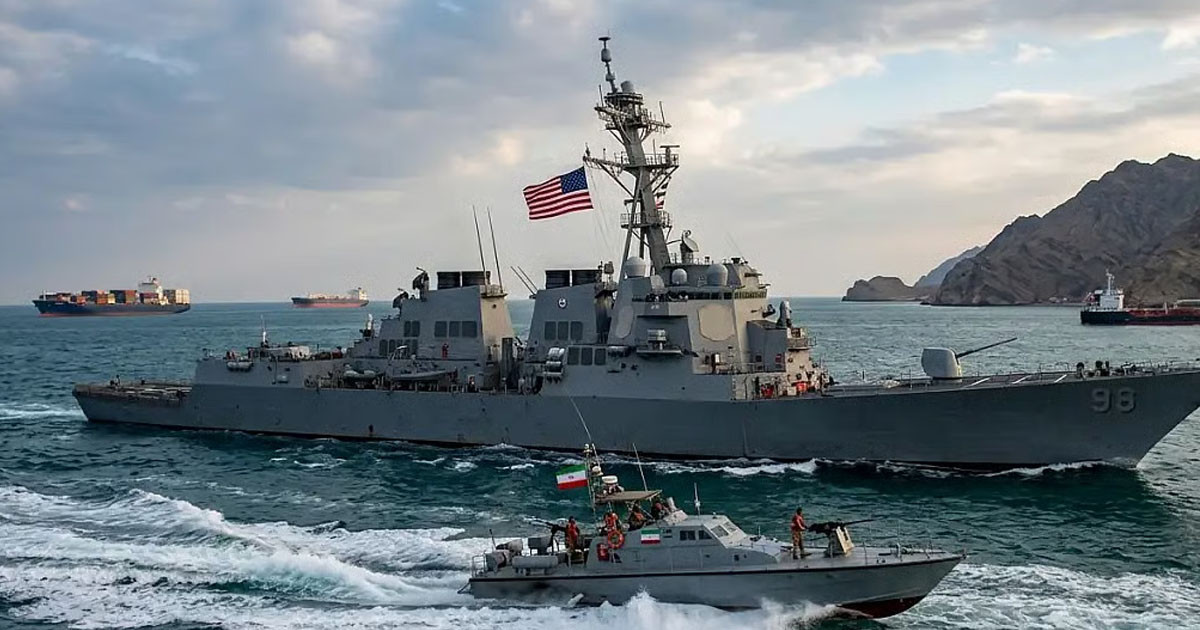 হরমুজে ‘পুলিশি ভূমিকা’ নিলে মার্কিন জাহাজ ডুবানোর হুঁশিয়ারি ইরানের
