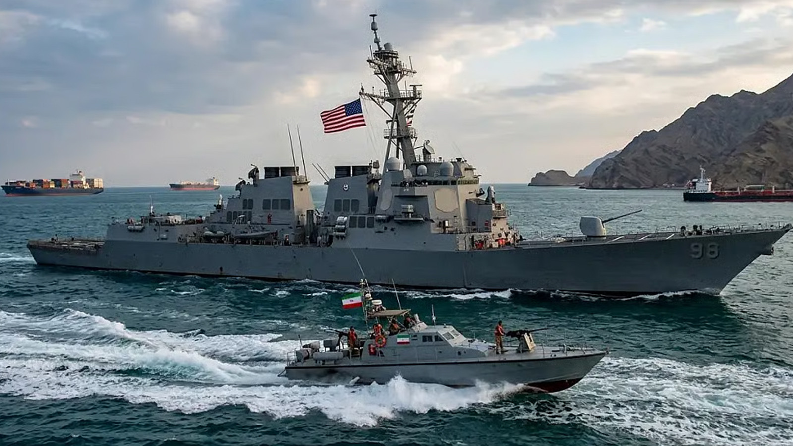 হরমুজ প্রণালিতে অবরোধ আরও শক্তিশালী করেছে যুক্তরাষ্ট্র