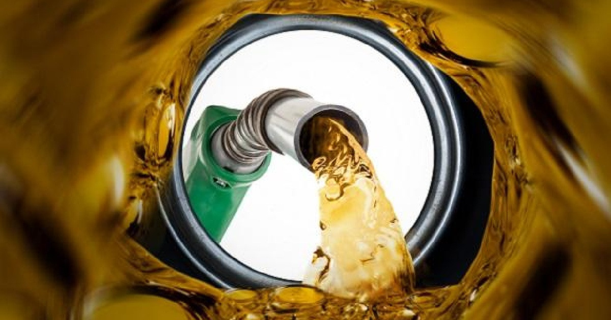 বিশ্ববাজারে ব্যারেলপ্রতি তেলের দাম কমলো ১০ ডলার