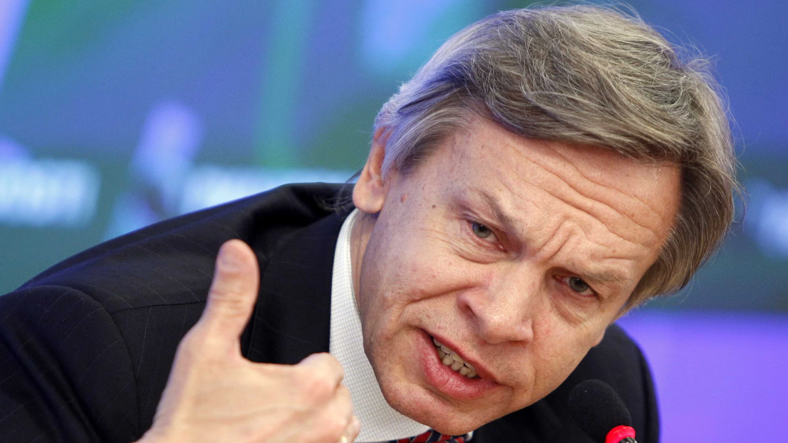 ইরানের কাছে পরাজয়ের মাধ্যমে মার্কিন আধিপত্যের পতন শুরু: রুশ সিনেটর