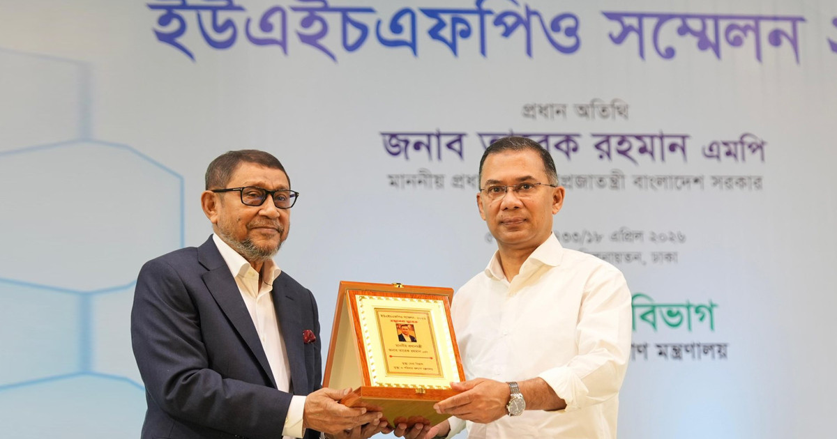 স্বাস্থ্যমন্ত্রীকে প্রধানমন্ত্রী: মন্ত্রী সাহেব প্রশংসা একটু কম কইরেন