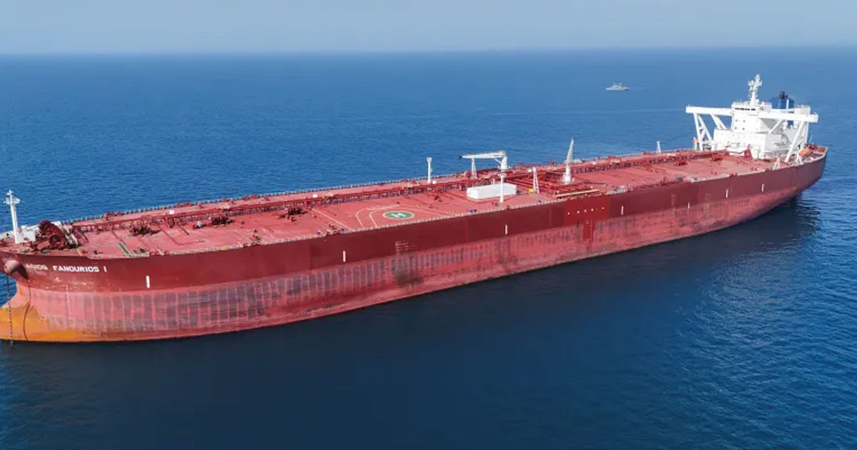 হরমুজ ইস্যুতে টানাপোড়েন: তেলের দামে বড় পতন, আবারও ঊর্ধ্বগতির শঙ্কা