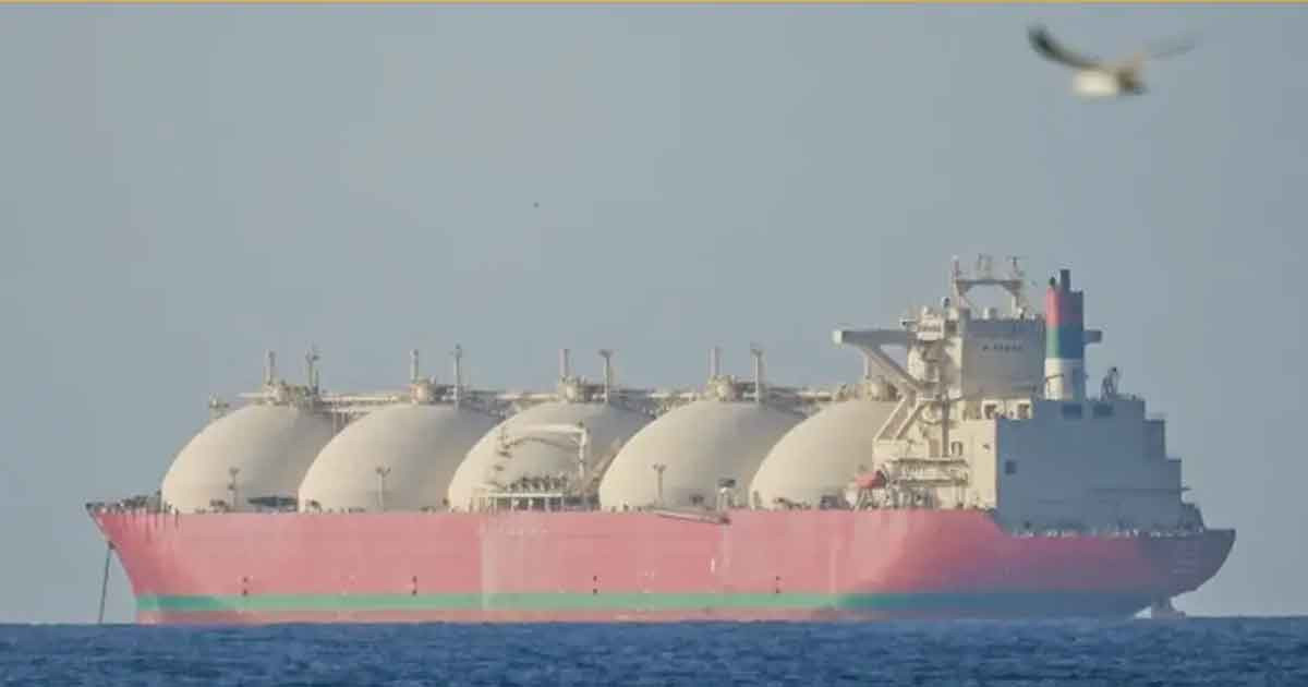 যুদ্ধবিরতির মাঝে হরমুজ প্রণালি পার হলো অন্তত ৮টি জাহাজ