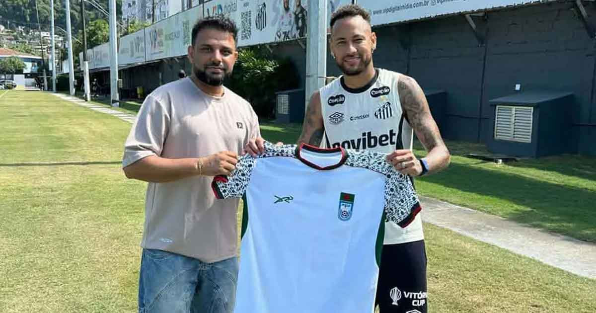 নেইমারের হাতে বাংলাদেশের জার্সি, সামাজিক মাধ্যমে আলোড়ন