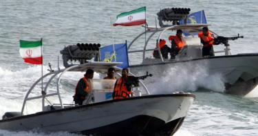 হরমুজ প্রণালিতে দুটি বাণিজ্যিক জাহাজে গুলি