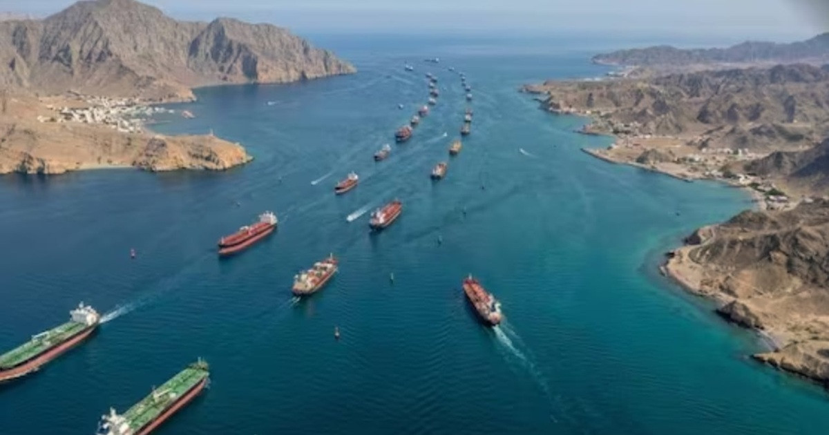 হরমুজে নিঃশর্ত চলাচল এখন অলীক কল্পনা: ইরান