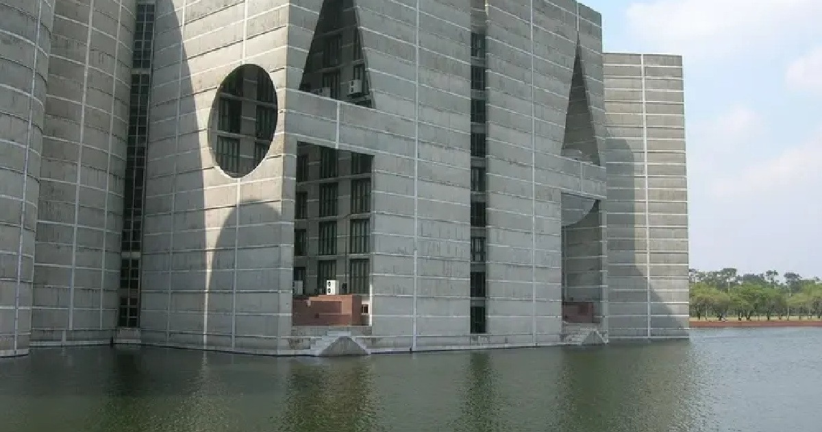 সংসদের কেনাকাটায় হরিলুট