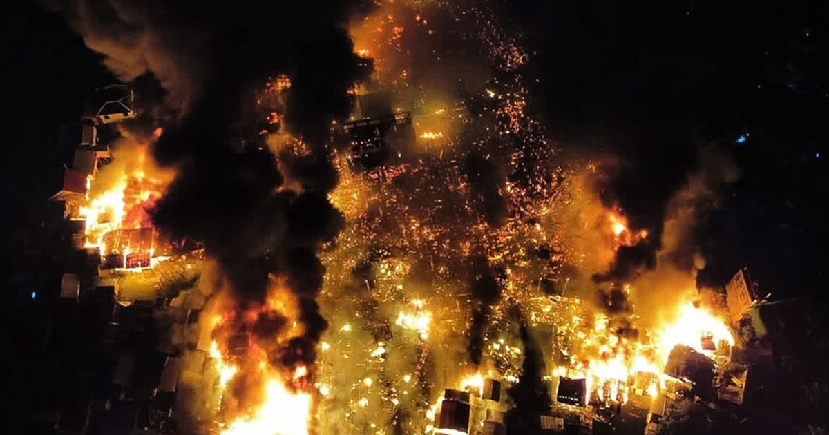 মালয়েশিয়ায় ভয়াবহ আগুন