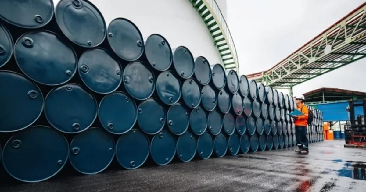 ইরান যুদ্ধে ব্যাহত তেল উৎপাদন, ৫০ দিনে ক্ষতি ৫০ বিলিয়ন ডলার