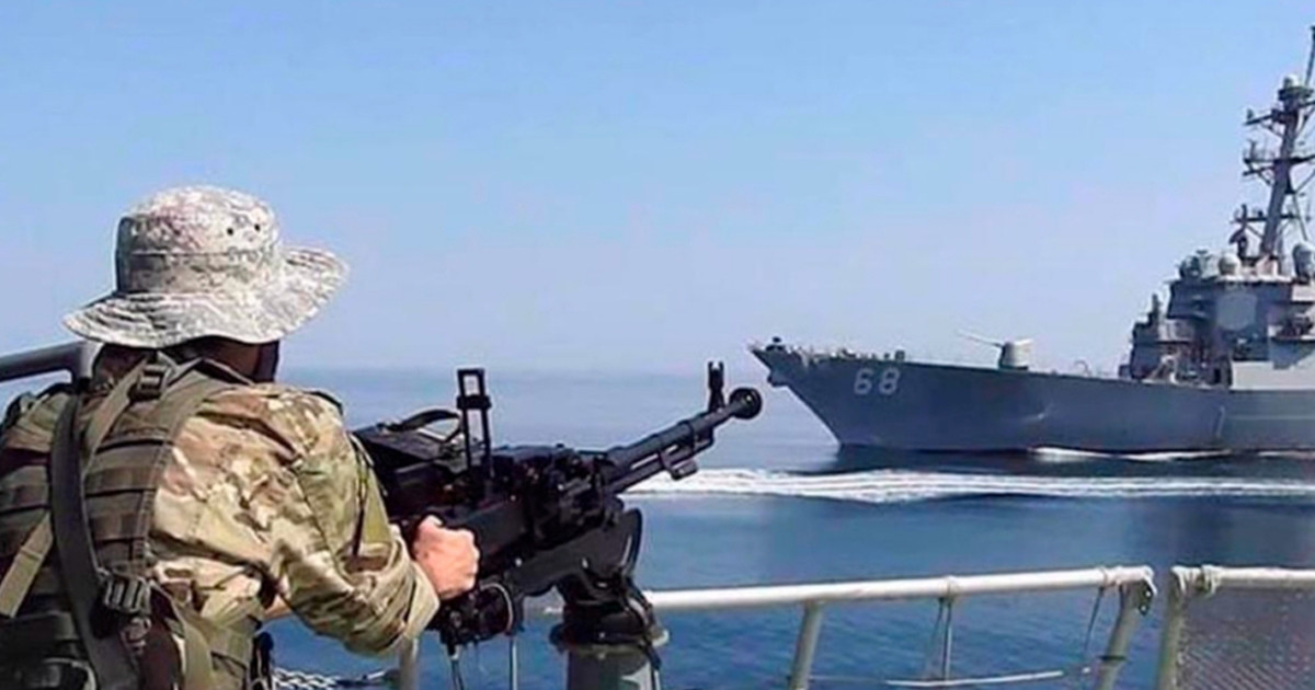 ইরানি বাণিজ্যিক জাহাজে যুক্তরাষ্ট্রের হামলা, প্রতিশোধ নিতে ফুঁসছে তেহরান