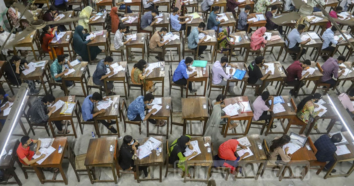 রাত পোহালেই এসএসসি পরীক্ষায় বসছে ১৮ লাখ পরীক্ষার্থী