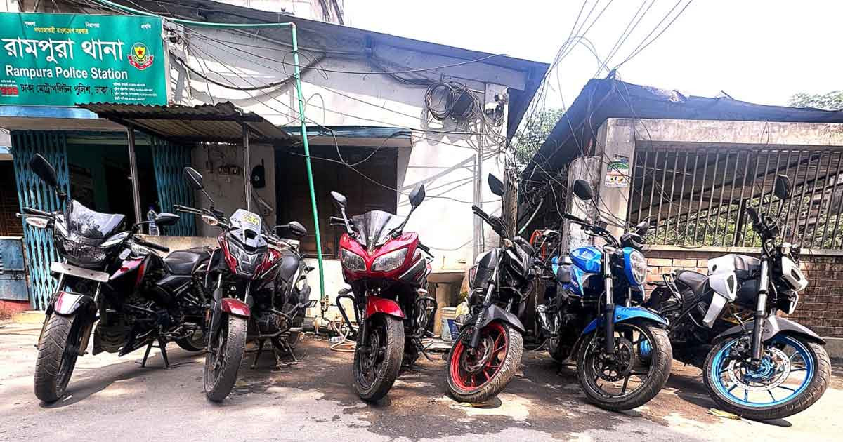 ৭টি মোটরসাইকেলসহ চোরচক্রের চার সদস্য গ্রেপ্তার