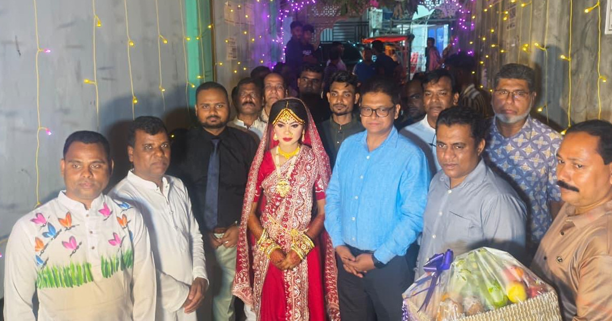 সুইপারের মা-হারা কনের বিয়েতে গাজীপুরের ডিসি
