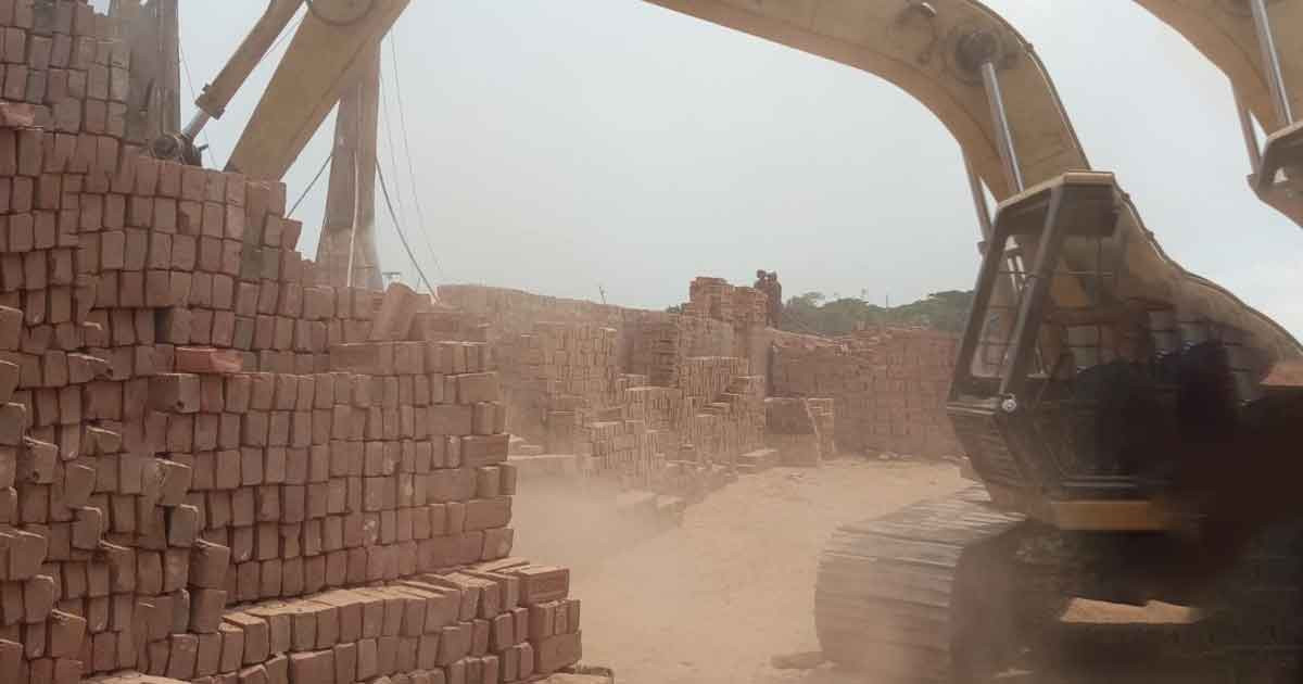 গোপালগঞ্জে ৩ অবৈধ ইট ভাটাকে ৯ লাখ টাকা জরিমানা