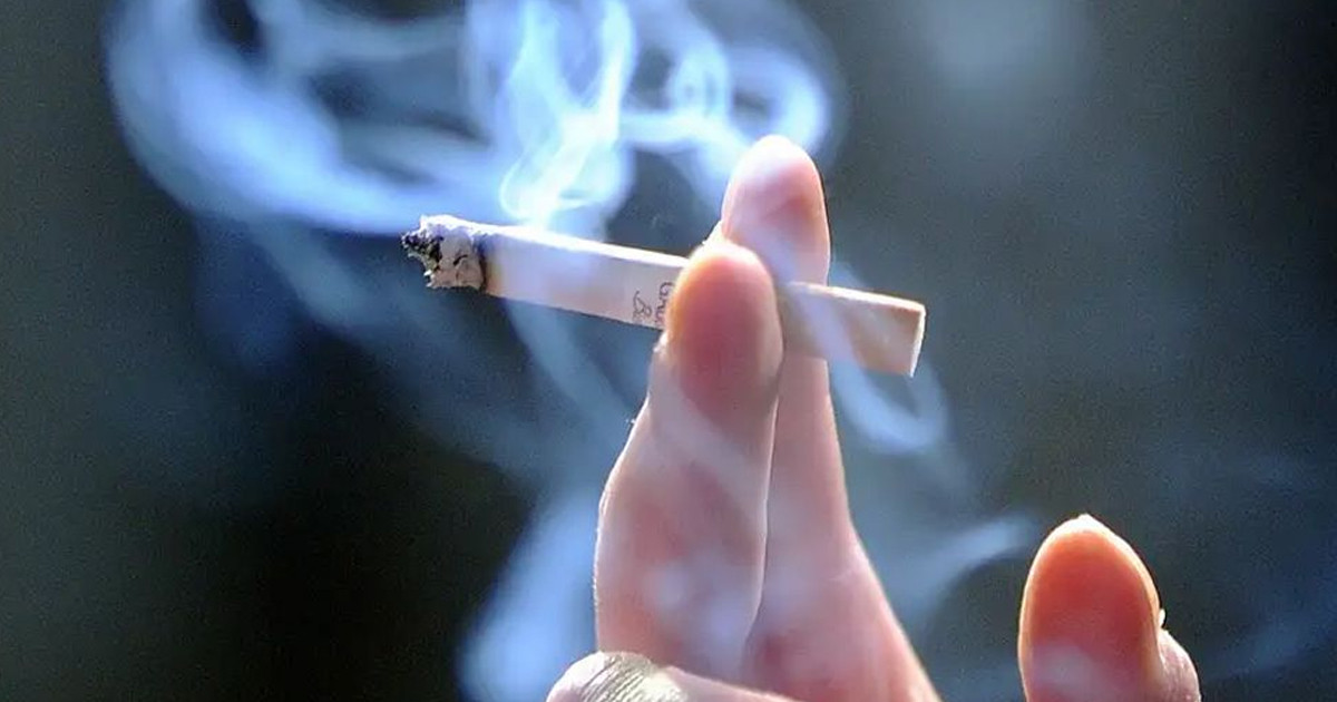ব্রিটেনে নিষিদ্ধ হতে চলেছে ধূমপান