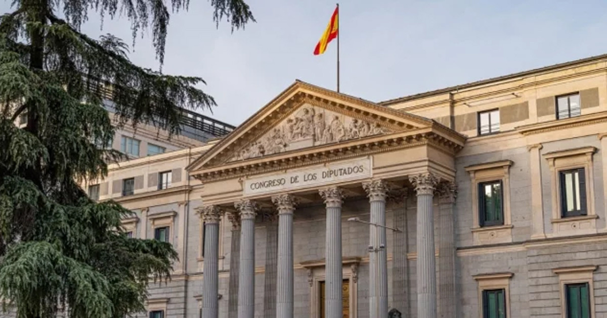 ৫ লাখ অভিবাসীকে বৈধ হওয়ার সুযোগ দিচ্ছে স্পেন