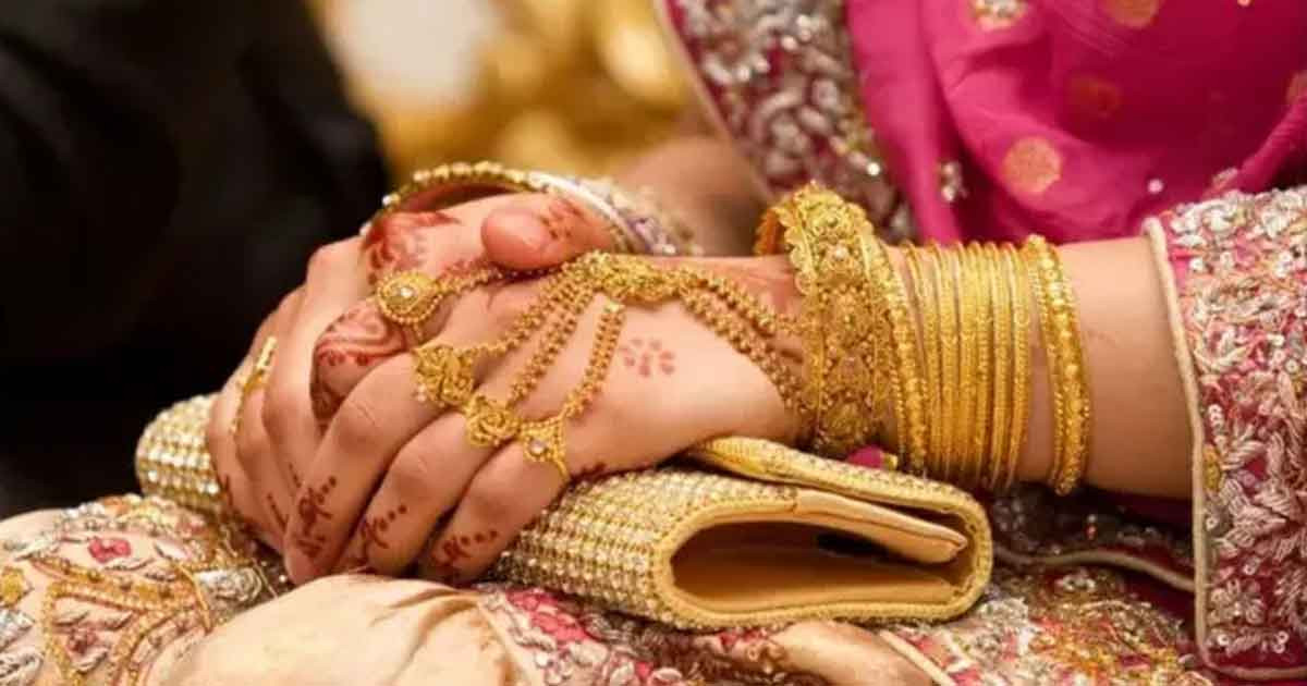 দেশের বাজারে স্বর্ণের দামে বড় পতন