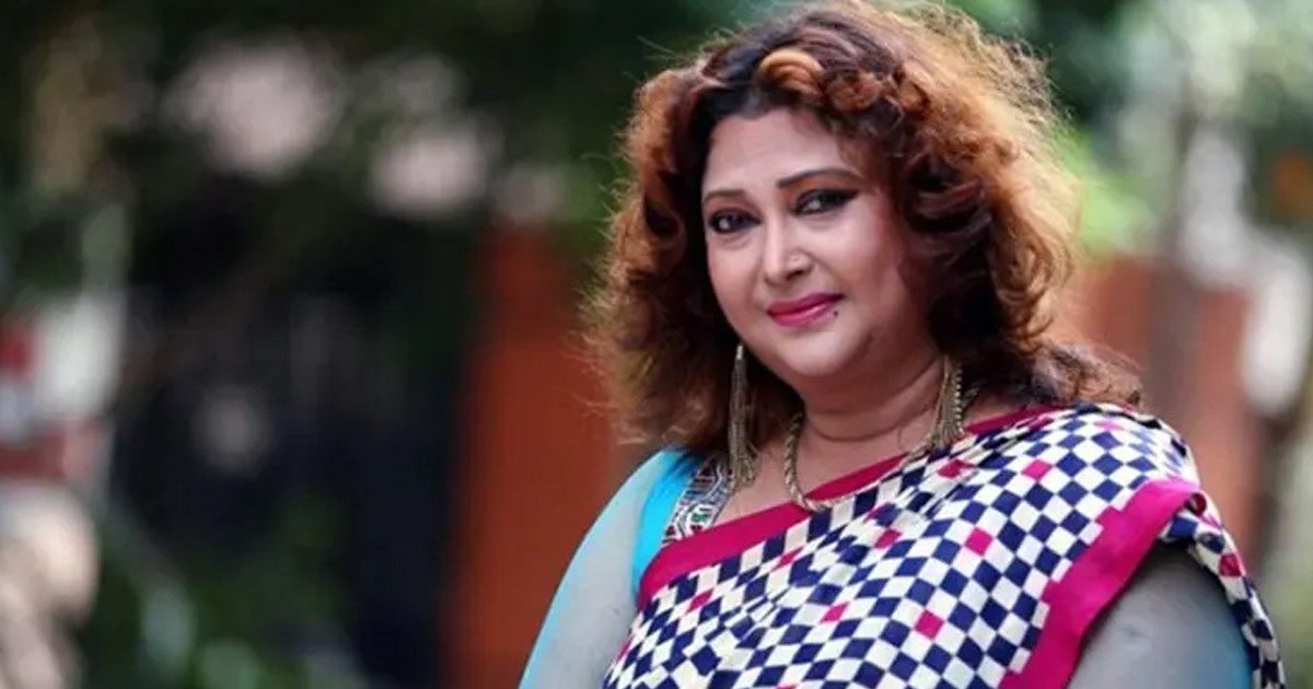 ক্ষোভ ঝাড়লেন রিনা খান