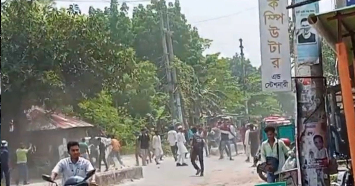 ছাত্রদল-শিবির তুমুল সংঘর্ষ