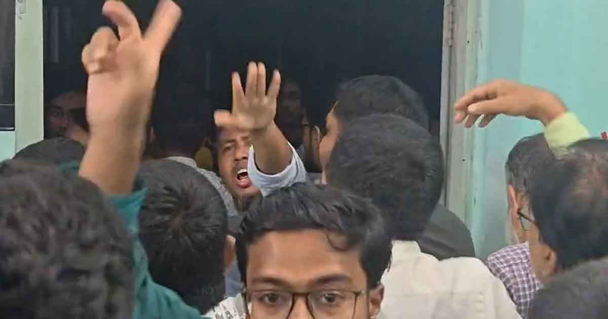 ছাত্রদল-ছাত্রশিবিরের সংঘর্ষে কুমিল্লা রণক্ষেত্র