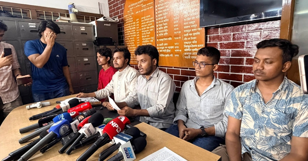 থানার ভেতরে ঢাবির ১০ সাংবাদিককে পেটানোর অভিযোগ