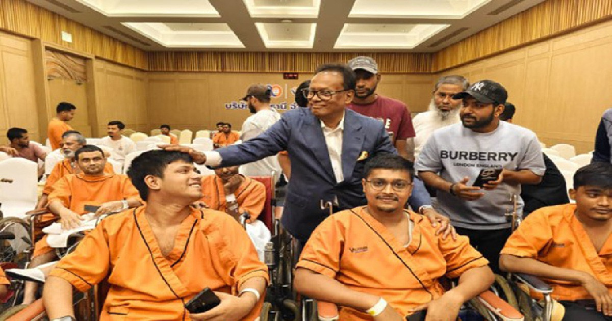 থাইল্যান্ডে চিকিৎসাধীন জুলাই যোদ্ধাদের খোঁজ নিলেন মন্ত্রী