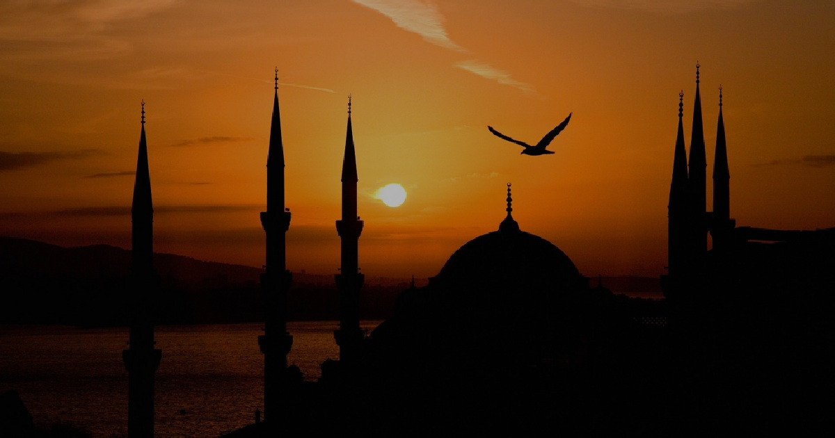 অহংকার থেকে দূরে থাকতে হবে