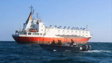 জলদস্যুদের কবলে তেলবাহী জাহাজ, ১১ নাবিক আটকা