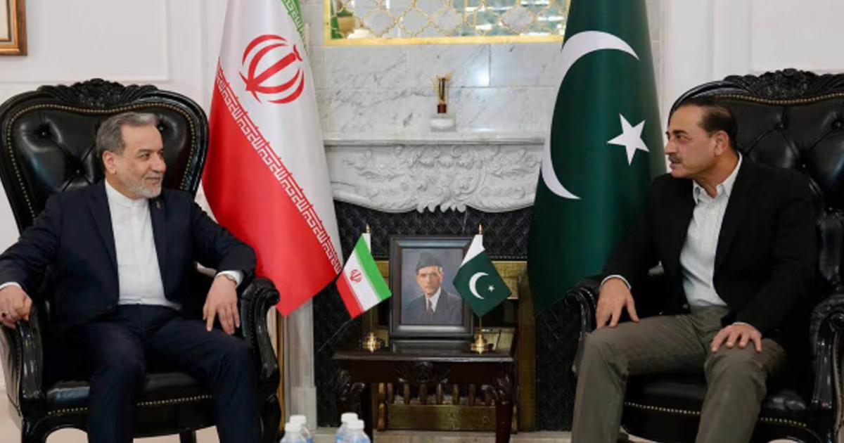 পাকিস্তানের প্রধানমন্ত্রী ও সেনাপ্রধানের সঙ্গে ইরানের পররাষ্ট্রমন্ত্রীর বৈঠক
