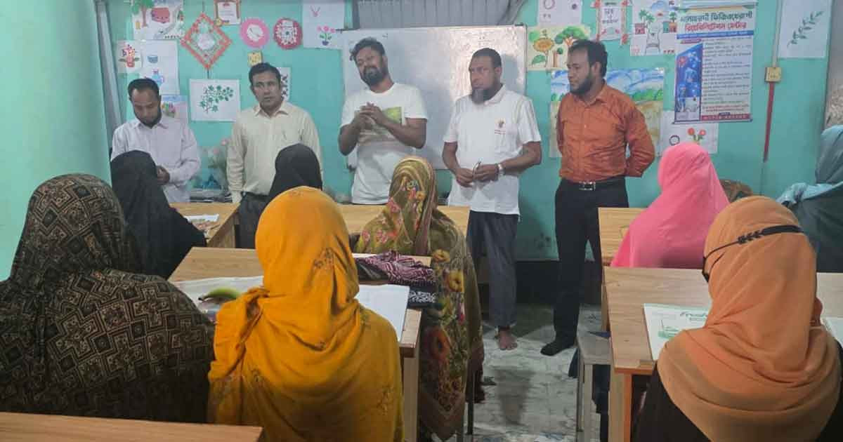 সেলাই প্রশিক্ষণ কেন্দ্রে হঠাৎ পরিদর্শন: স্বপ্ন পূরণের পথে দরিদ্র নারীরা