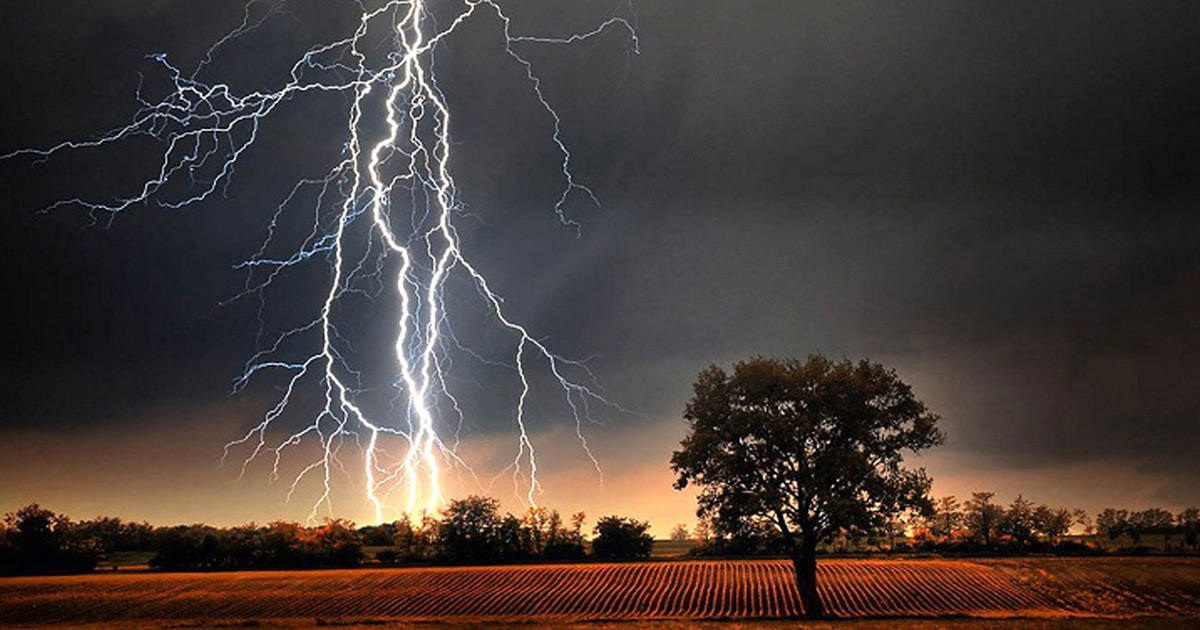 গাইবান্ধায় বজ্রপাতে তিনজনের মৃত্যু