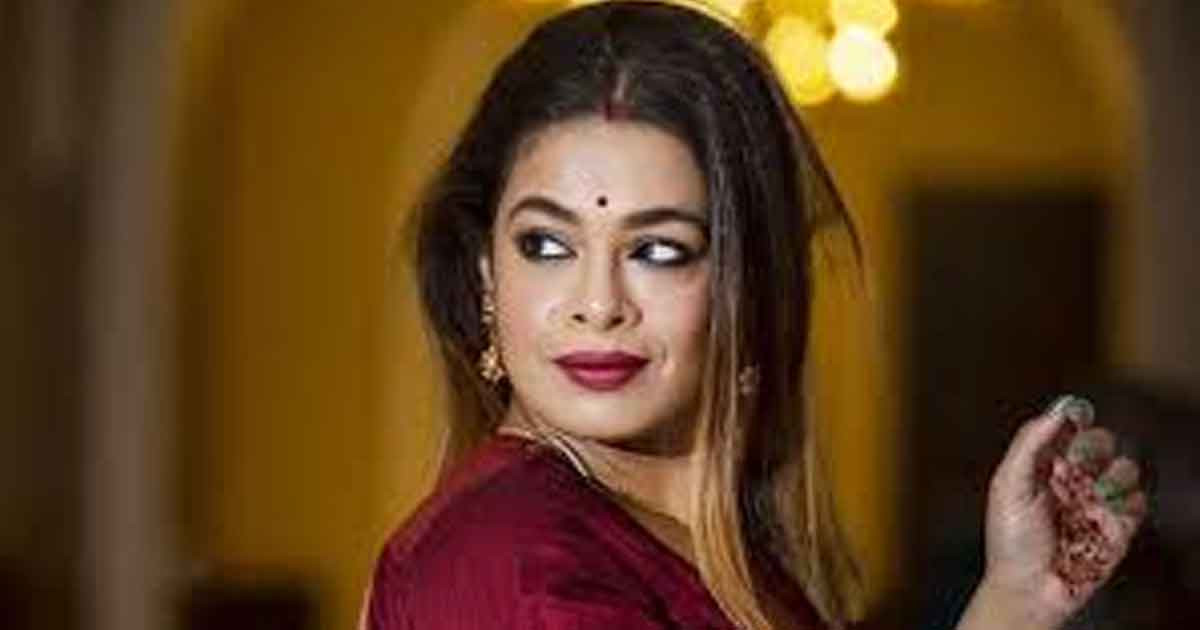 মমতাকে টেনে ইমনকে কটাক্ষ, কড়া জবাব গায়িকার