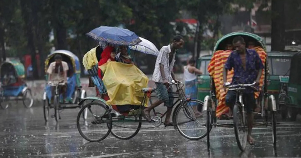 রাজধানীতে ঝুম বৃষ্টি