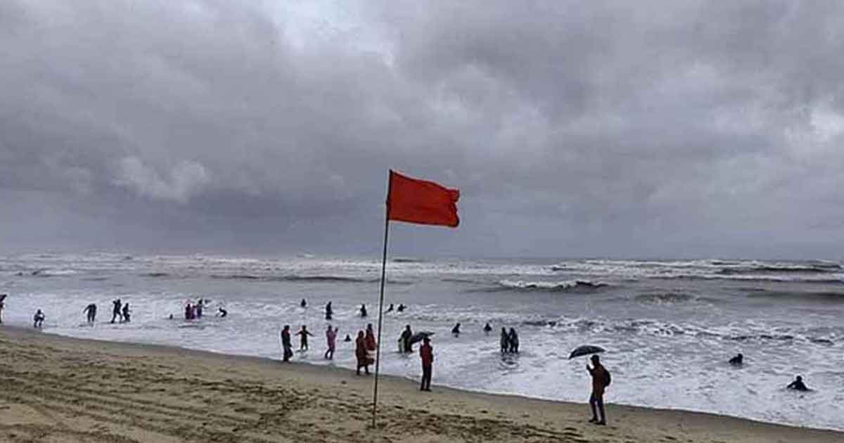 চার সমুদ্রবন্দরকে ৩ নম্বর সতর্ক সংকেত