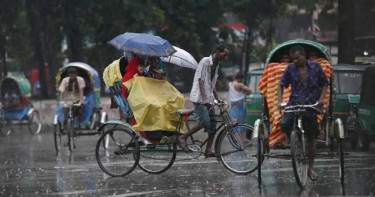 রাজধানীতে ঝুম বৃষ্টি