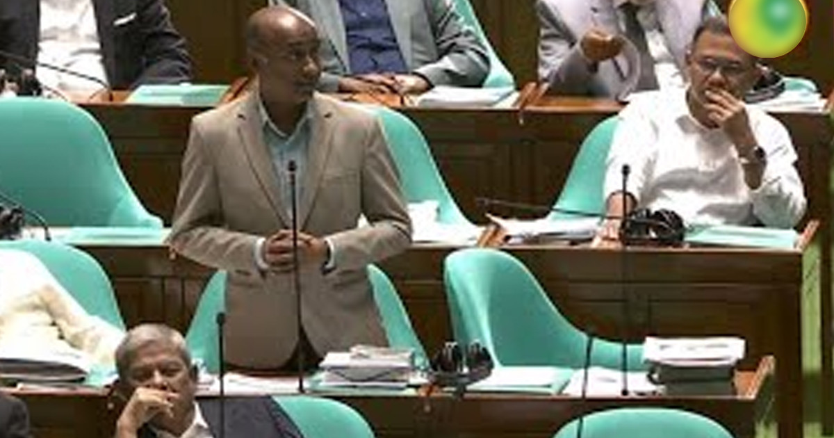 সংসদীয় রীতির প্রতি শ্রদ্ধা, সংসদ নেতার আসনে না বসে পেছনে বসলেন তারেক রহমান