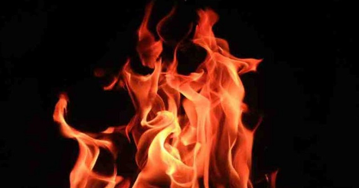 রাজধানীর ডেমরায় আগুন