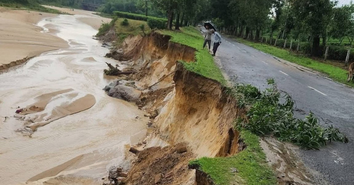 ঢাকা-সিলেট পুরাতন মহাসড়কে ভয়াবহ ভাঙন, বিচ্ছিন্নতার শঙ্কা