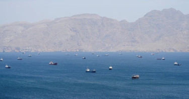 হরমুজে ২০০০ জাহাজসহ ২০ হাজার নাবিক আটকা