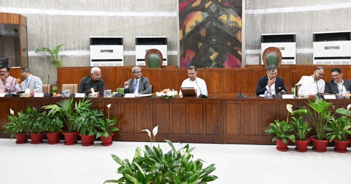 ইলেকট্রিক বাস ও ট্রাক আমদানিতে শুল্ক ছাড়ের সিদ্ধান্ত