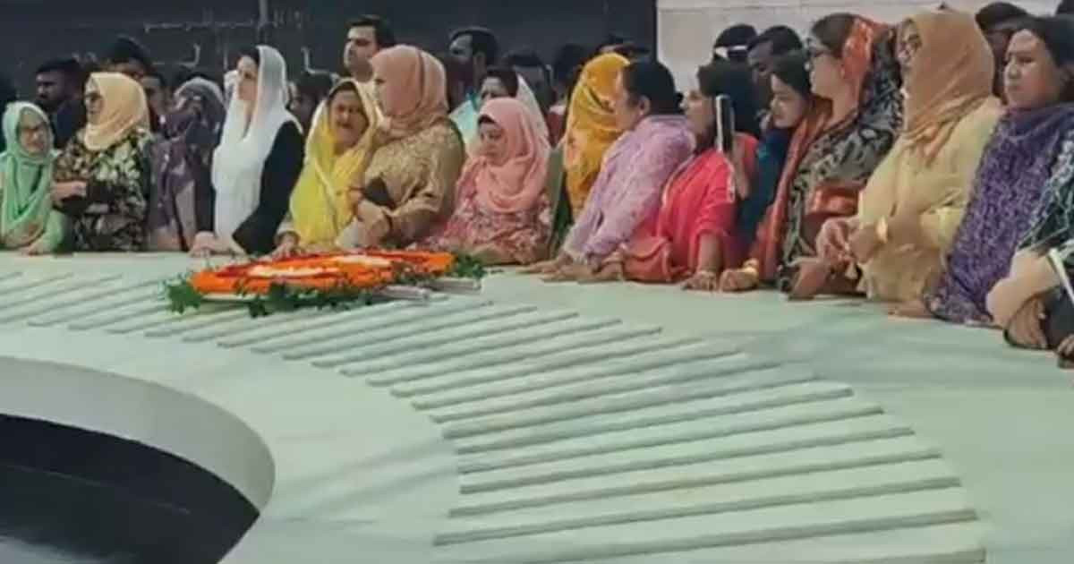 জিয়াউর রহমান ও বেগম খালেদা জিয়ার সমাধিতে বিএনপির সংরক্ষিত নারী এমপিদের শ্রদ্ধা