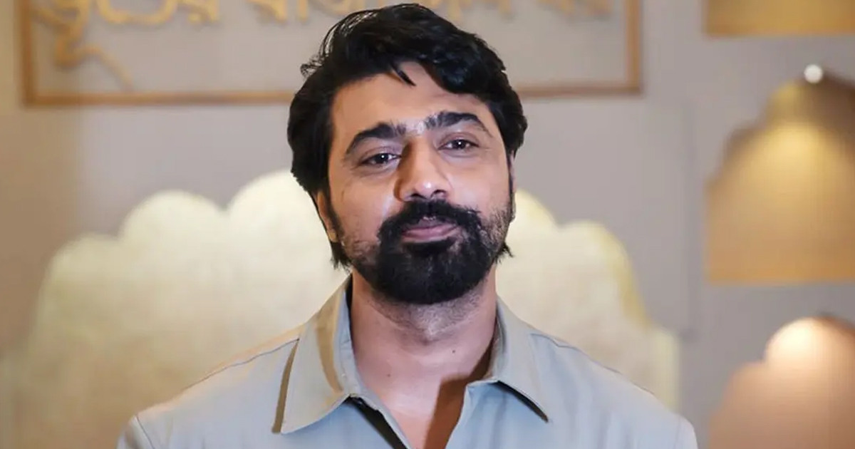 রাজনীতিতে আর জড়াতে চান না দেব, ফিরছেন অভিনয়ে